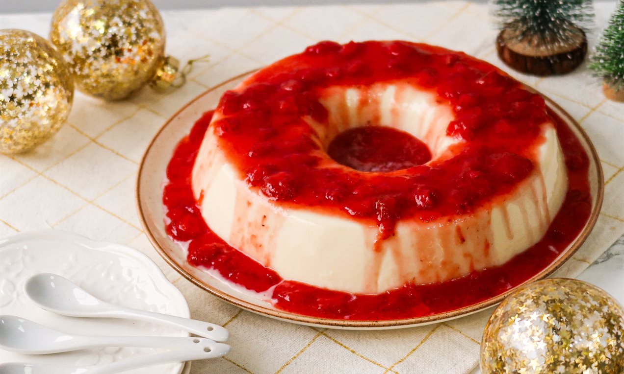 Panna Cotta com calda de frutas vermelhas